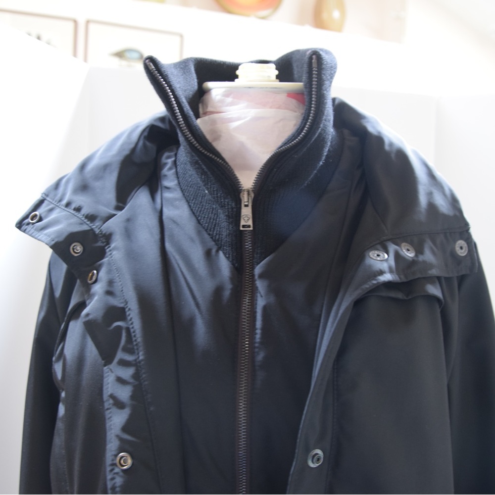 Post Card Navy Down Jacket